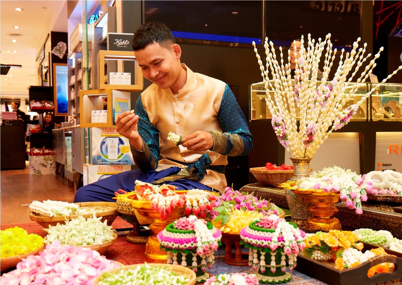 สกู๊ป 'ค้าปลีก' อัดโปรโมชั่นแรงกระตุ้นยอดขายรับสงกรานต์